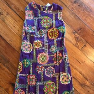 Vintage 1960s purple print sleeveless barkcloth sheath dress size small or 4/6